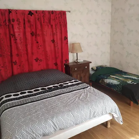 Hébergement de vacances Maison 4 Avec Jardin