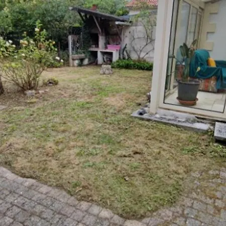 Hébergement de vacances Maison 4 Avec Jardin Saint-Jean-dʼAngély