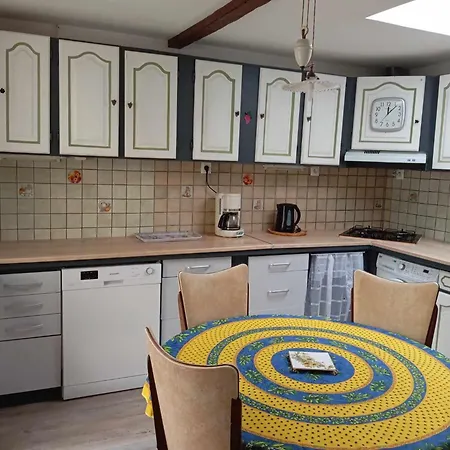 Hébergement de vacances Maison 4 Avec Jardin